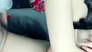 i watch two girls masturbatin together, so hottt