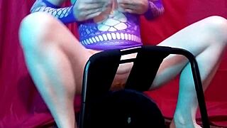 i'm a dirty dildo lovr who dances erotically