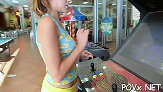 This delicious bitch gets a huge cock 😍