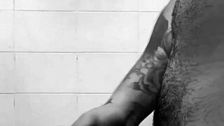 Me masturbo pensando en mi vecina sexy