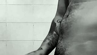 Me masturbo pensando en mi vecina sexy