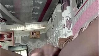 EBONY SLUT MASTURBATES TO CREAMPIE AND SQUIRTING