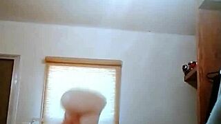 sassy70 fucks her pussy with a dildo 😍