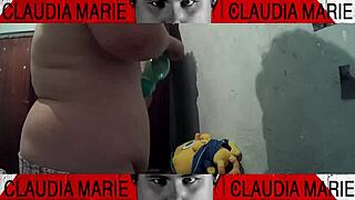 Curvy woman enjoys pussy sucking before dinner, getting wet and cumming on gay friend's face