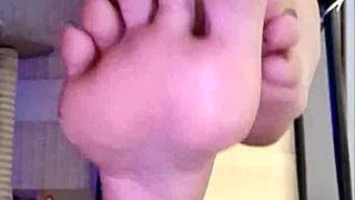 dirty teen 18+ in black leggings fingering herself in the shower 😏