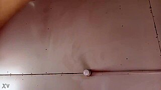 Hot wife reaches orgasm with amateur