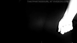 Thicc white girl showing off her curvy ass!