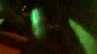 जॉइन क्रॉसकंट्रीड्यूड लंड हिलाता है वाइब्रेटर से टाइट एनल प्ले में मेरे फ्लोर पर