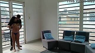 llega el domiciliario y le pago con sexo porque no tengo dinero