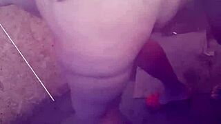 botando minha boquinha quente para mamar e tira leitinho desses putos casados gostosos