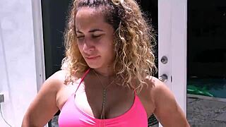 booty babe lures guy with massive black cock