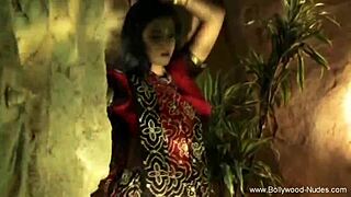 Sensual Naked Dancing From Asia