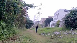 Esposa Goes to Park to MASTURBATE Watching Athletes Walk