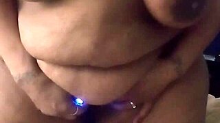 Mrsraccs rides that dick hard, sucking and bouncing her big ass!