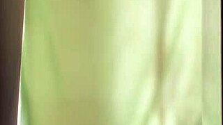 Venezuelan Escort Delivers Wild Action!