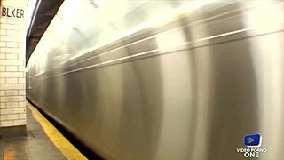 Soirée très chaude pour les brunettes européennes entre relaxation et discussion