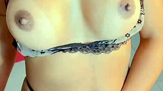 punheta guiada morena provando shorts de academia pedindo muito leite no cuzinho