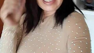 look at how i move my ass