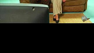 Hey, check out lois from family guy doing nasty with big cock