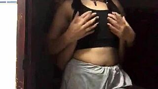 Lesbian licking and cunilingus in amateur video