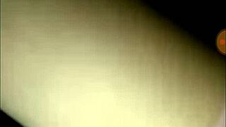 calentona se masturba viendo mi pene