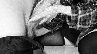 the secretary climbs on the boss for the prize 😏