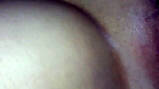 Amateur masturbates solo 😏