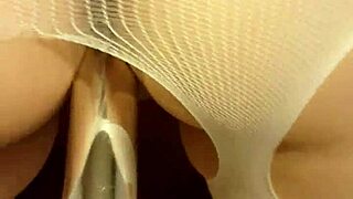 girlfriend uses dildo toys in amateur mature session