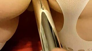 girlfriend uses dildo toys in amateur mature session