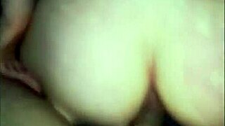 watch me netflix and chill with my tinder date, she moans and orgasms loud