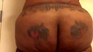 i b shaking in my house with no fuks ebony big ass