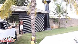 O PISCINEIRO ME DEIXOU TODA MELADA DE PORRA BLACK MUSCULAR INTERRACIAL MONSTER COCK