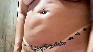 Playing with ball vibrator in pussy 😈