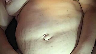 thicc milf playin with her pussy makin herself cum and orgasm, oh god