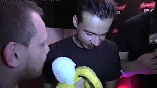 Ninguno Mariposa Suicida rips clothes in gay scene 😏