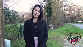 M�lia 25ans a tr�s envie de samuser avec notre lascar