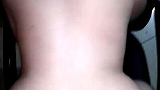 vecina culona llena coño de leche mientras mujer se va pov