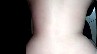 vecina culona llena coño de leche mientras mujer se va pov