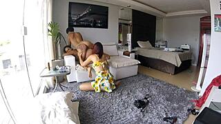 पर्नोकास टाइट लैटिना चूत के लिए फोटोग्राफर बनती है