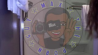 Pips3e3 Sydney in the stairwell with a huge load