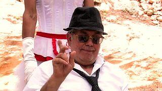 En El Loco Burdel De Los Líos Todo Es Posible El Tío Paco La Enfermera Sexy El Poli Facha Y La Reina De Los Squirts Episodio 2