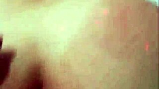 लैटिना फ्रेंड बिग ऐस डॉगीस्टाइल में कमशॉट।