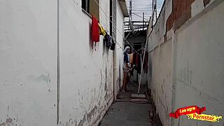 comi o cu da empregada no quintal e gozei na boca dela.