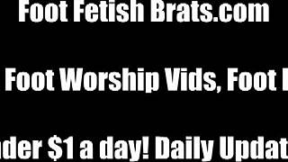 i'll worship your feet if you teach me yoga.