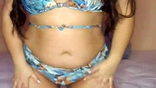 Gostosa Gets Naked And Cums - Part 2