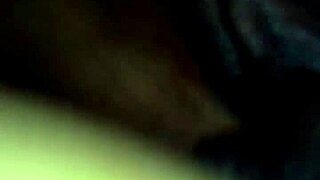 horny teen rosh fingers her pussy at home 😍