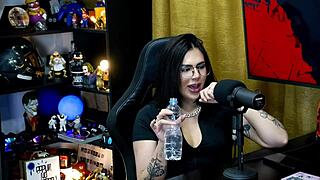 Ruan Shows His Dick to Lary Cubas! Did She Like the Size – Small or Big? P�pum No Barraco – She Commands!