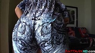 Susie Clove in a spreading scene