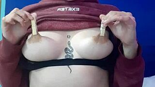 Hot webcam action: Wet and Wild Nipple Play