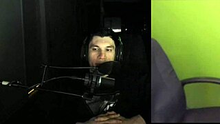 Joycgee and Trainwrecks’ live webcam show